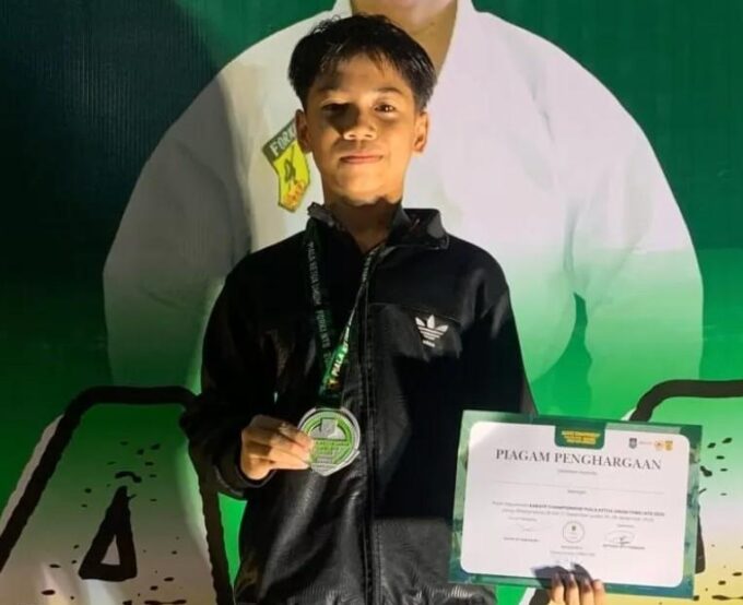 Lombok Post - Yogi, Siswa SMPN 15 Mataram Raih Juara 2 Karate Forki NTB 2025